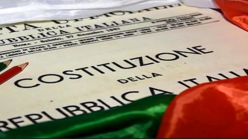 costituzione-italiana-2