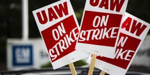 Uaw reaches tentative labor agreement with Ford, potentially ending partial strike